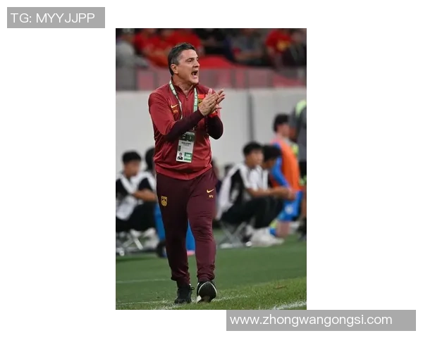 2002年足球明星新人崭露头角引领未来足坛新风潮