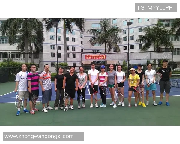 深圳网球队的节奏揭秘:网球巨献背后的故事与激情 深圳网球队的节奏揭秘:网球巨献背后的故事与激情