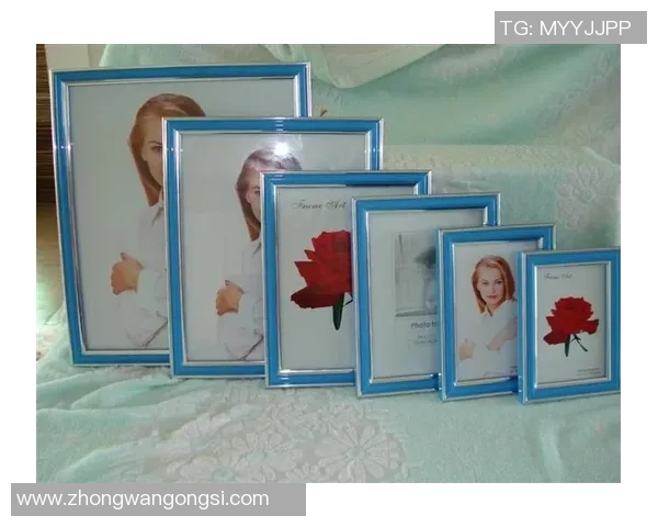 足球明星壁纸相框打造个性化家居装饰提升生活品质与品位 足球明星壁纸相框打造个性化家居装饰提升生活品质与品位